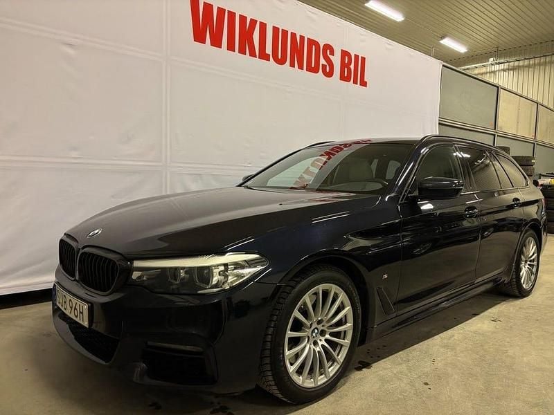 Svart Begagnad 2019 BMW 530 M Sport Kombi | 329 900 kr (Marknadspris) - Bild 1/4