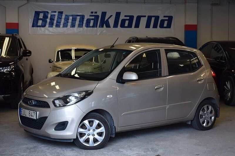 Ljusbrun Begagnad 2013 Hyundai i10 Premium Halvkombi | 49 000 kr (Marknadspris) - Bild 1/4