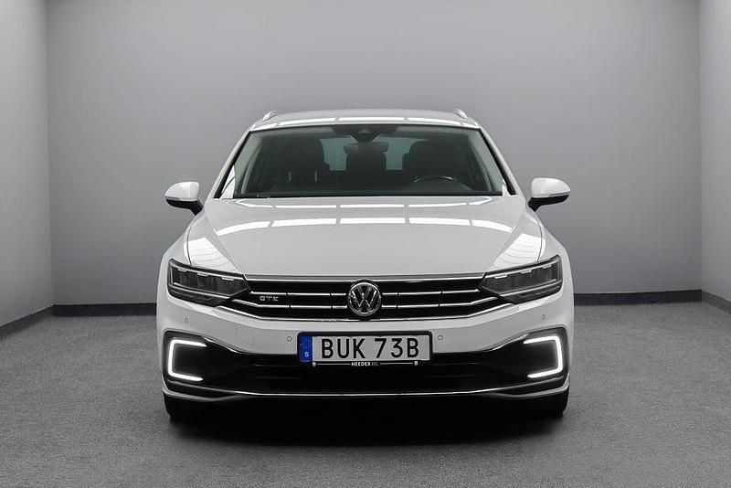 Begagnad VW Passat GTE 218 HK (160 kW) 2020 Vit Kombi