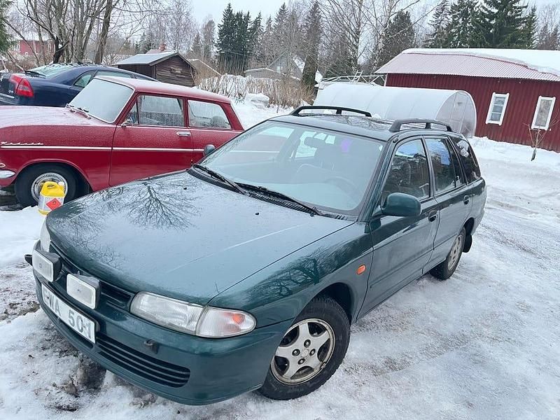 Begagnad 1995 Mitsubishi Lancer Kombi | 29 900 kr - Bild 1/4