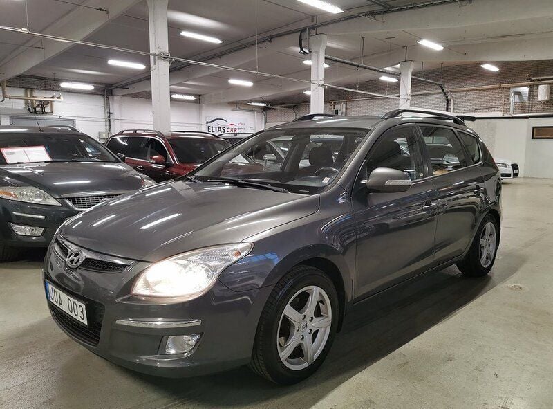 Grå Begagnad 2008 Hyundai i30 Kombi | 44 900 kr (Marknadspris) - Bild 1/4