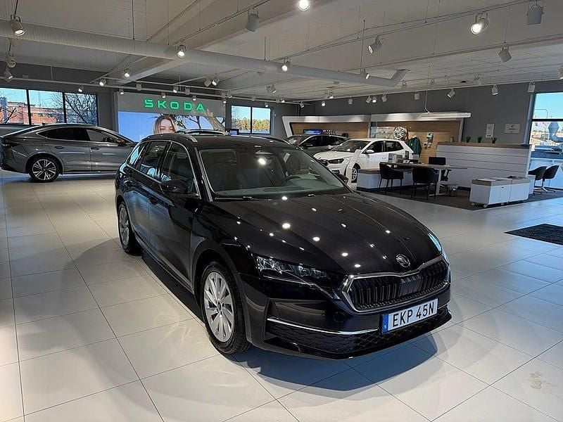 Ny Skoda Octavia 2026 Svart Kombi