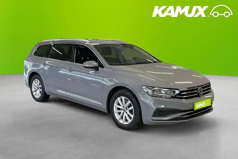 Begagnad VW Passat 150 HK (110 kW) 2023 Silver/grå Kombi
