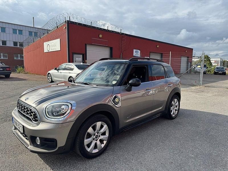 Grå Begagnad 2018 Mini Cooper S Countryman SUV | 224 900 kr - Bild 1/4