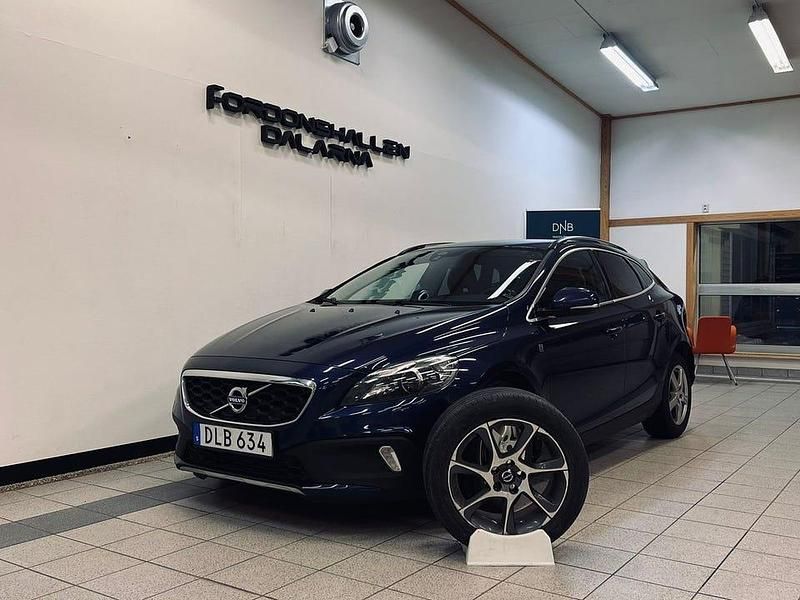 Begagnad Volvo V40 CC Ocean Race 190 HK (139 kW) 2015 Blå Kombi