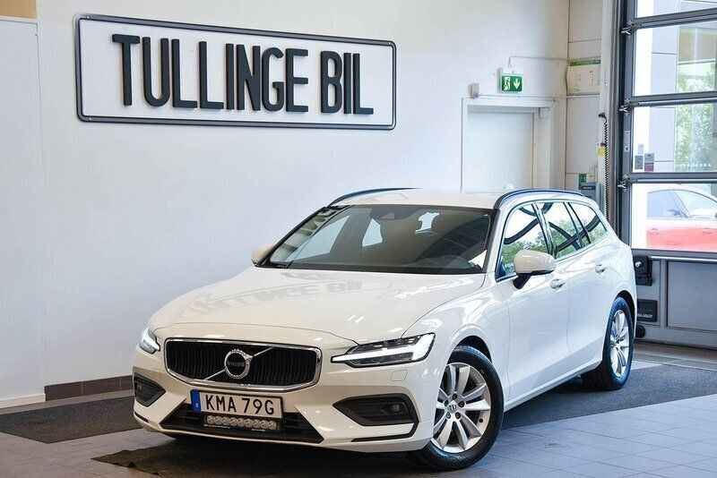 Vit Begagnad 2020 Volvo V60 Momentum Kombi | 224 900 kr (Bra pris) - Bild 1/4
