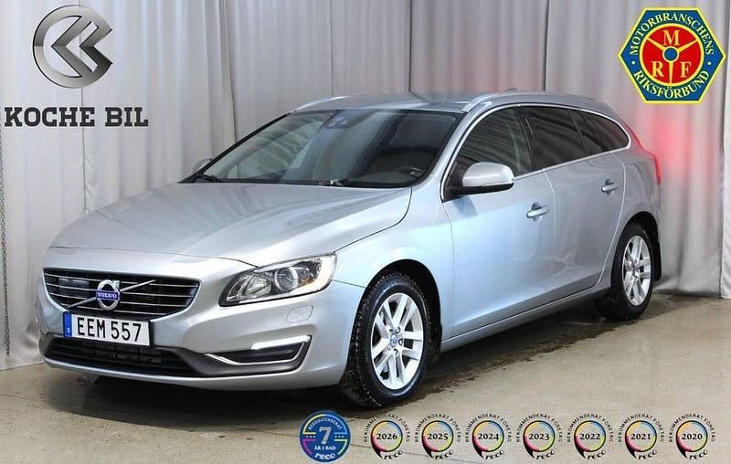 Begagnad Volvo V60 Summum 181 HK (133 kW) 2014 Silver Kombi