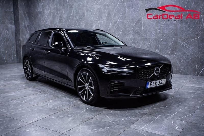 Svart Begagnad 2024 Volvo V60 Plus Kombi | 389 800 kr (Dyr) - Bild 1/4