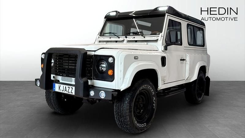 Vit (white) Begagnad 2006 Land Rover Defender SUV | 499 000 kr (Dyr) - Bild 1/4