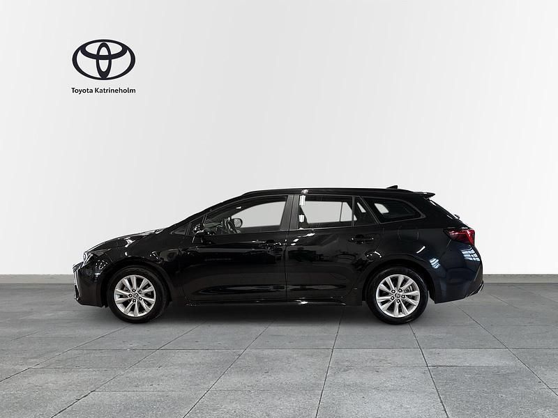 Begagnad Toyota Corolla 141 HK (103 kW) 2023 Svart Kombi