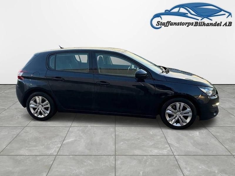 Begagnad Peugeot 308 Active 125 HK (91 kW) 2013 Mörkblå Halvkombi