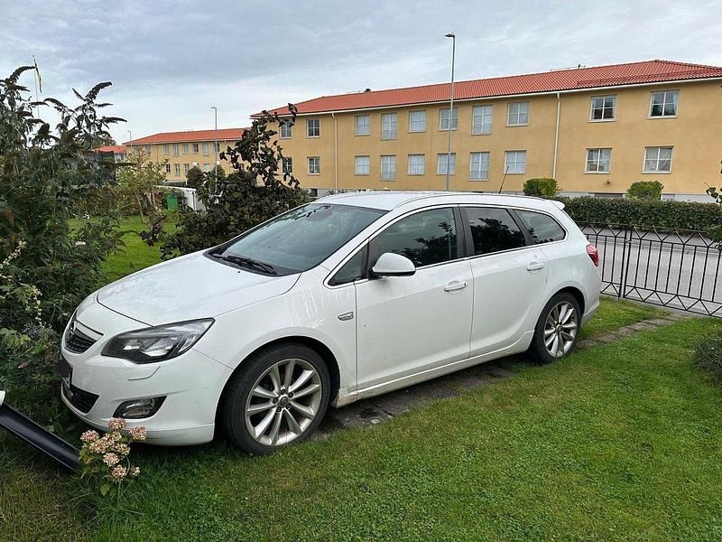 Vit Begagnad 2012 Opel Astra Enjoy Kombi | 45 000 kr (Bra pris) - Bild 1/4