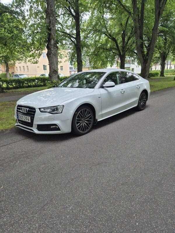 Vit Begagnad 2014 Audi A5 S-Line Sportkupé | 144 900 kr (Superpris) - Bild 1/4