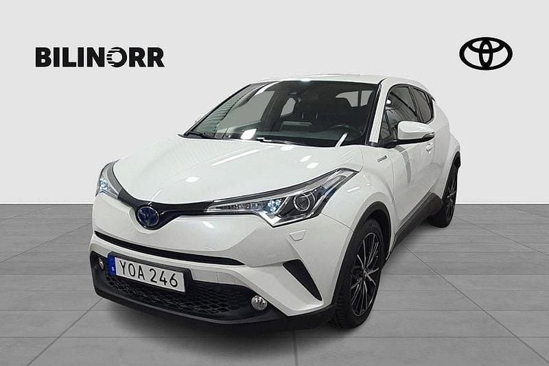 Vit Begagnad 2018 Toyota C-HR SUV | 219 000 kr (Marknadspris) - Bild 1/4