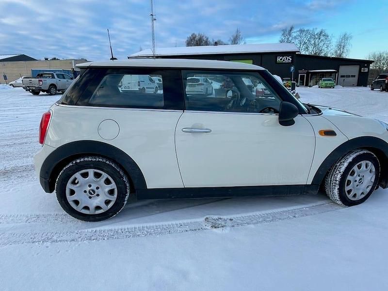 Begagnad Mini ONE 75 HK (55 kW) 2015 Halvkombi