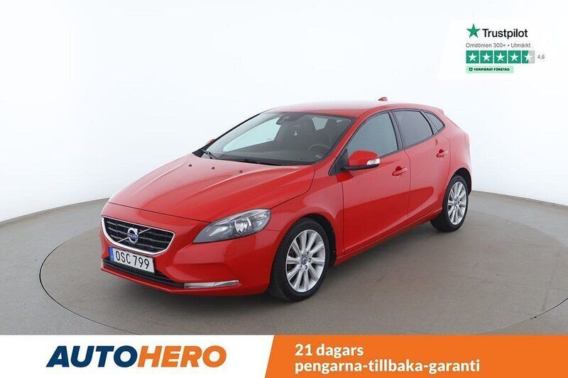 Röd Begagnad 2015 Volvo V40 Kinetic Kombi | 111 000 kr (Marknadspris) - Bild 1/4