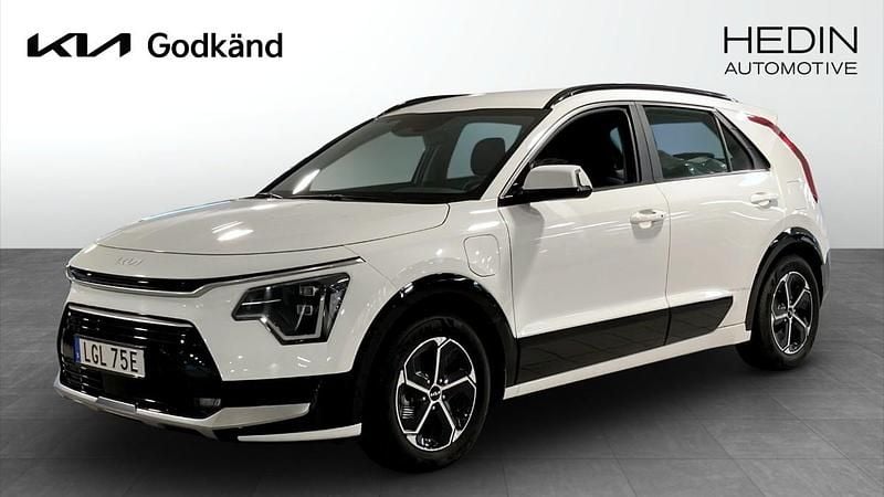 Vit (white) Begagnad 2024 Kia Niro SUV | 349 900 kr (Lite dyr) - Bild 1/4