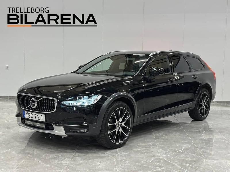 Svart Begagnad 2019 Volvo V90 CC Momentum Kombi | 309 900 kr (Marknadspris) - Bild 1/4