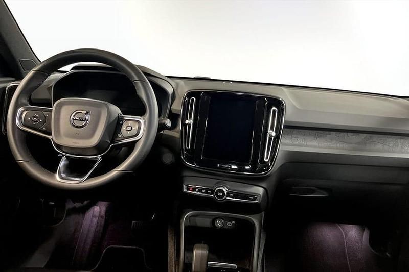 Begagnad Volvo XC40 Plus 175 kW (238 HK) 2023 Svart SUV