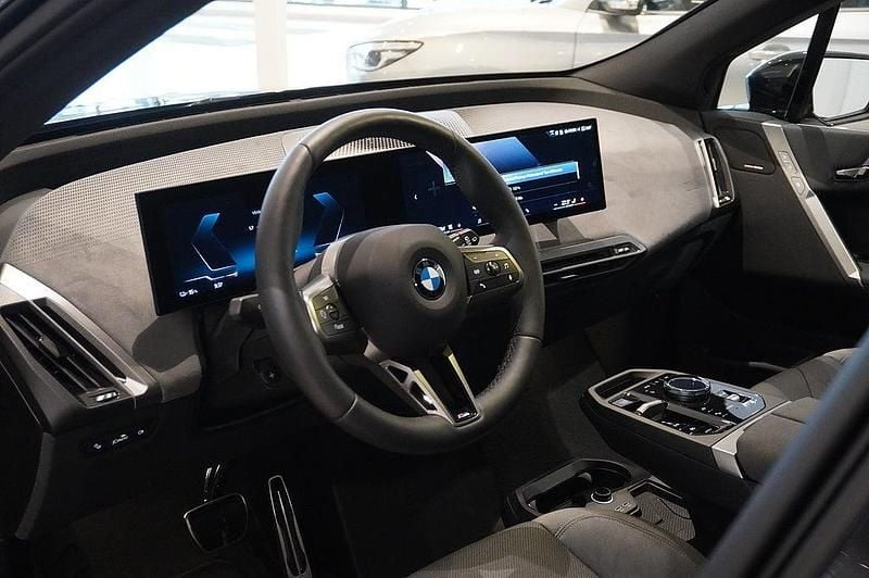 Begagnad BMW iX M Sport 400 kW (544 HK) 2025 Svart SUV