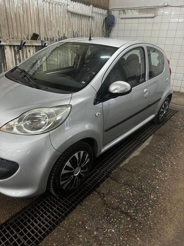 Begagnad Peugeot 107 68 HK (50 kW) 2008 Halvkombi