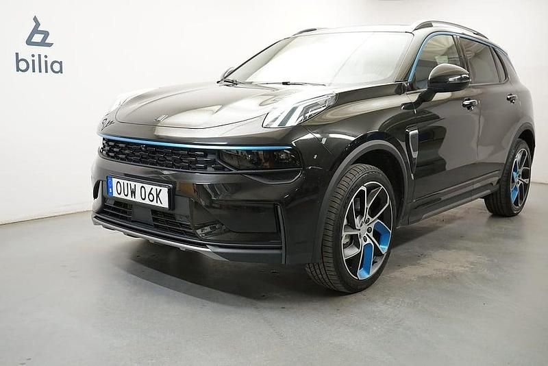 Svart Begagnad 2023 Lynk & Co 01 SUV | 329 900 kr (Marknadspris) - Bild 1/4