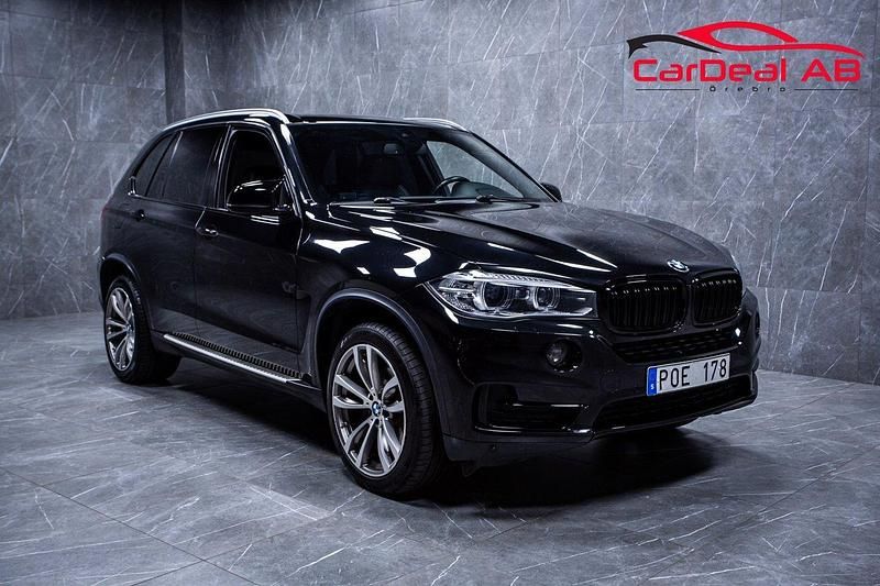 Svart Begagnad 2013 BMW X5 SUV | 228 800 kr (Marknadspris) - Bild 1/4