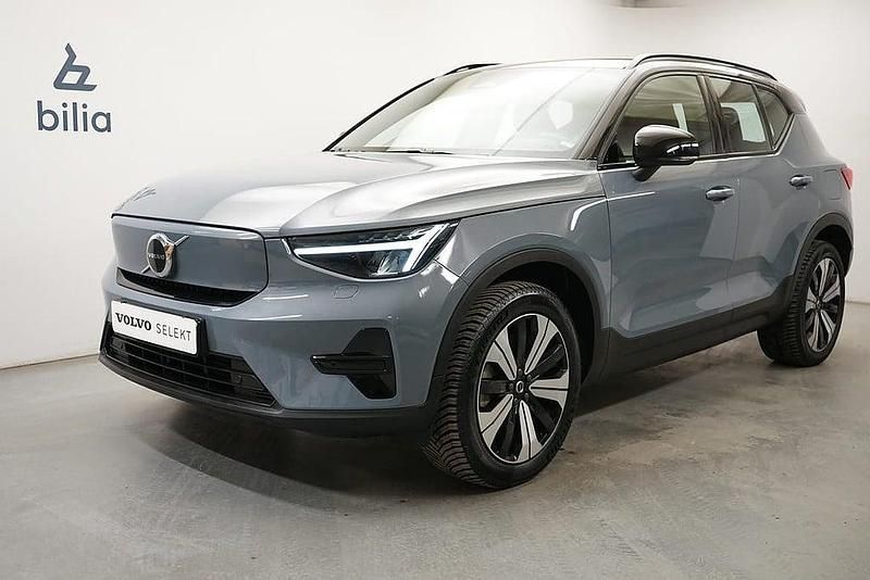 Begagnad Volvo XC40 Core 175 kW (238 HK) 2022 Grå SUV