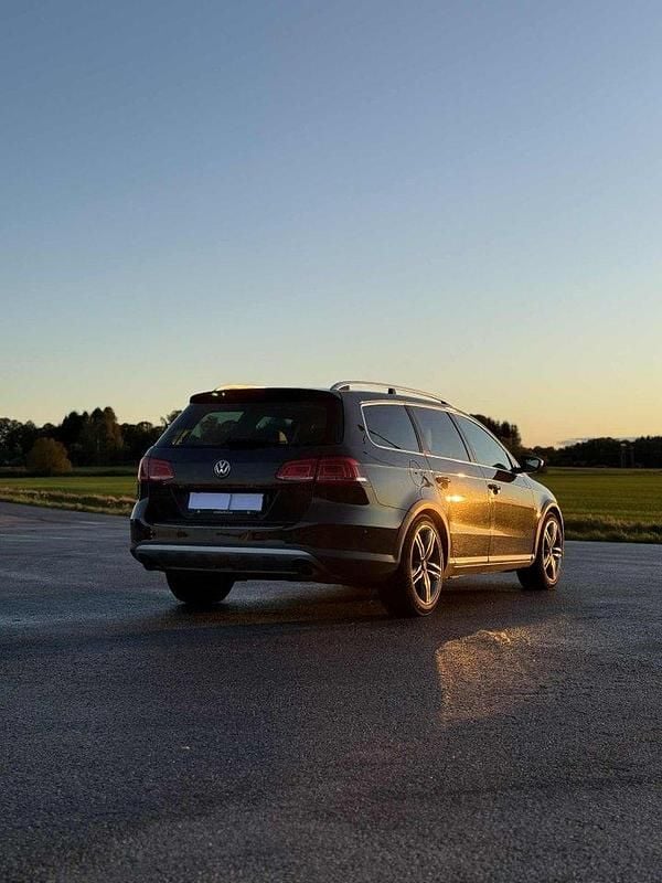 Grå Begagnad 2013 VW Passat Alltrack Kombi | 60 000 kr (Bra pris) - Bild 1/4
