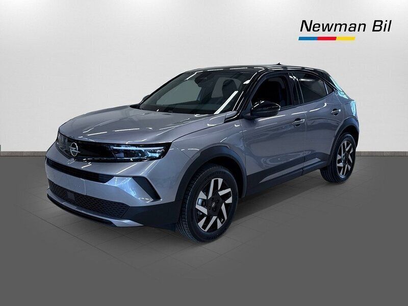Grå Ny 2025 Opel Mokka SUV | 306 700 kr (Marknadspris) - Bild 1/4