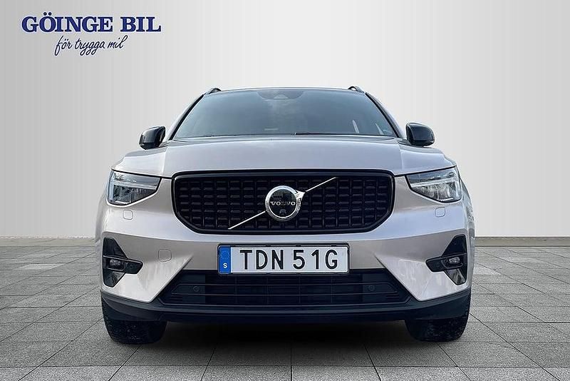 Begagnad Volvo XC40 Plus 129 HK (94 kW) 2022 Grå SUV