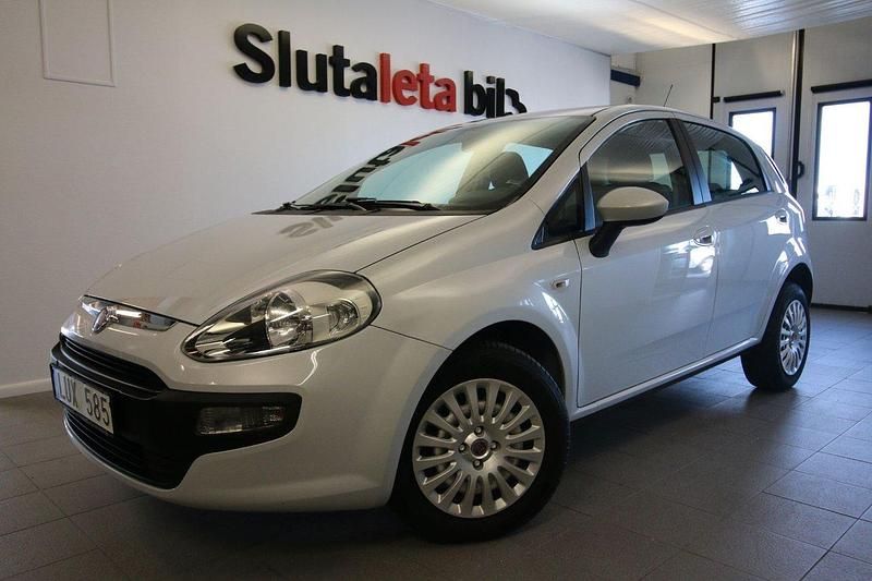 Vit Begagnad 2011 Fiat Punto S Halvkombi | 49 900 kr - Bild 1/4