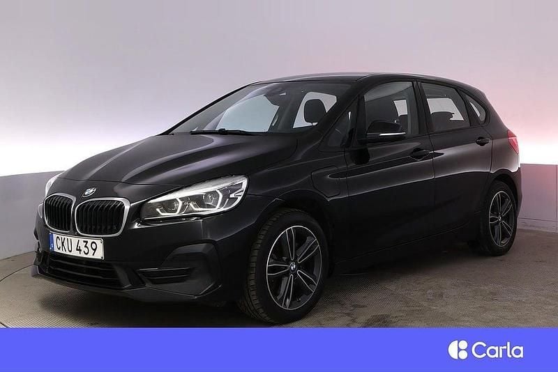 Svart Begagnad 2019 BMW 225 Active Tourer Sport Line Minibuss | 206 900 kr (Marknadspris) - Bild 1/2