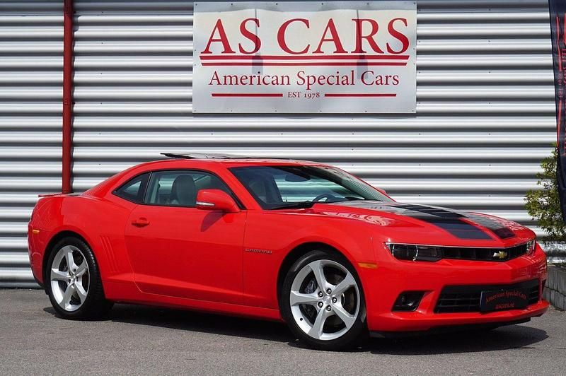 Röd Begagnad 2014 Chevrolet Camaro SS Sportkupé | 389 000 kr (Marknadspris) - Bild 1/4
