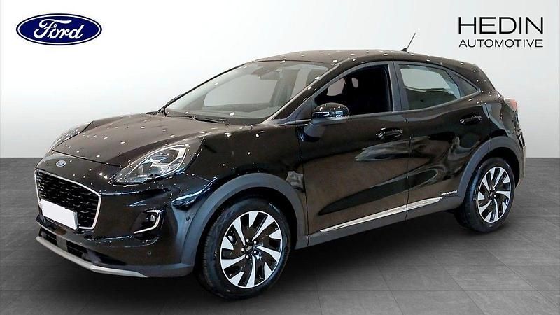 Svart (black) Begagnad 2024 Ford Puma Gen-E Titanium SUV | 229 900 kr - Bild 1/4