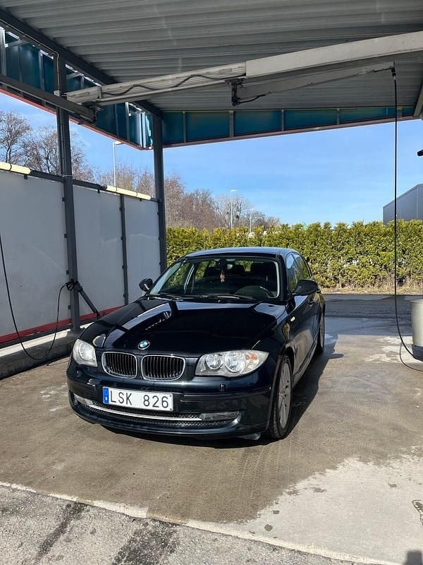 Begagnad 2011 BMW 116 Halvkombi | 55 000 kr (Bra pris) - Bild 1/4