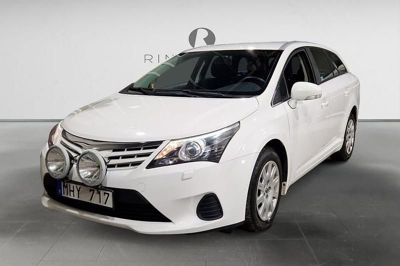 Vit Begagnad 2012 Toyota Avensis Life Kombi | 99 900 kr (Marknadspris) - Bild 1/3