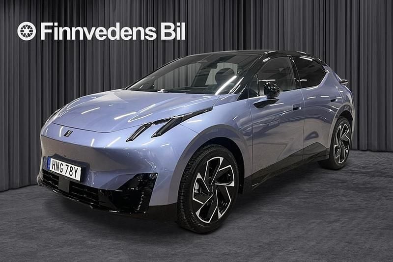 Begagnad Lynk & Co 02 202 kW (275 HK) 2024 Blå SUV