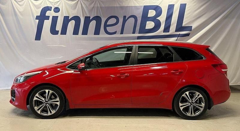 Röd Begagnad 2016 Kia Ceed Sportswagon GT-Line Kombi | 119 500 kr (Marknadspris) - Bild 1/4
