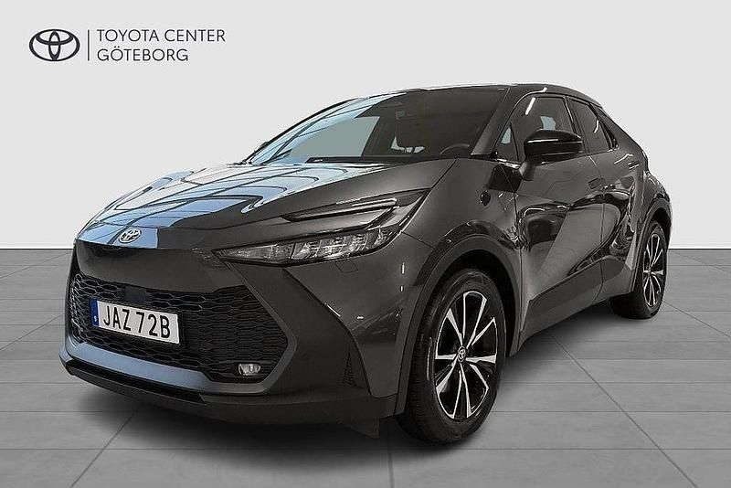 Mörkgrå Begagnad 2024 Toyota C-HR Style SUV | 399 900 kr - Bild 1/4