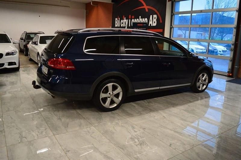 Begagnad VW Passat Alltrack 177 HK (130 kW) 2014 Mörkblå Kombi