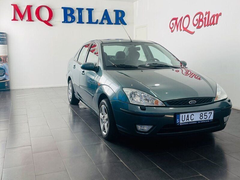Grön Begagnad 2003 Ford Focus Sedan | 29 900 kr (Marknadspris) - Bild 1/4