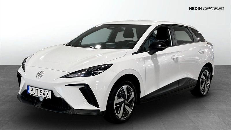 Vit (white) Begagnad 2023 MG MG4 EV Halvkombi | 259 900 kr (Marknadspris) - Bild 1/4