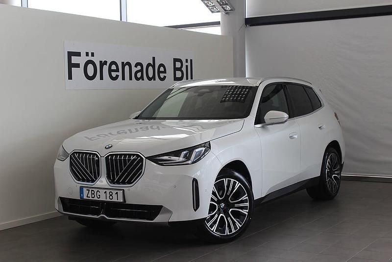 Vit (mineralvit metallic ) Begagnad 2025 BMW X3 Comfort Edition SUV | 619 000 kr - Bild 1/4