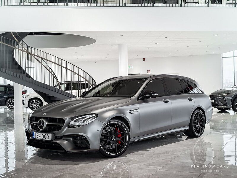 Grå Begagnad 2018 Mercedes E63S AMG AMG Kombi | 849 000 kr (Lite dyr) - Bild 1/4