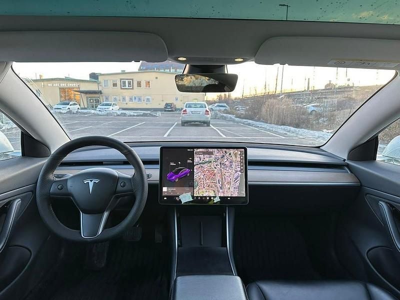 Begagnad Tesla Model 3 Standard Range Plus 225 kW (306 HK) 2019 Sedan
