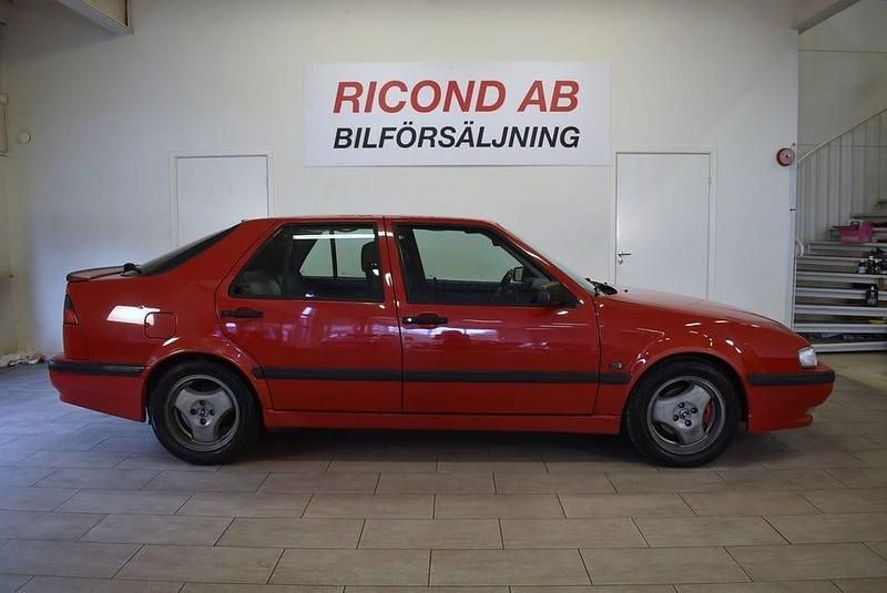 Begagnad Saab 9000 Aero 150 HK (110 kW) 1998 Röd Sedan
