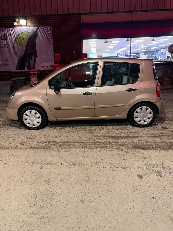 Begagnad Renault Modus 98 HK (72 kW) 2005 Minibuss