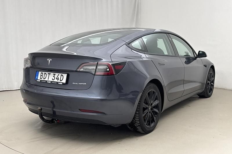 Begagnad Tesla Model 3 Long Range AWD 366 kW (498 HK) 2021 Grå Sedan