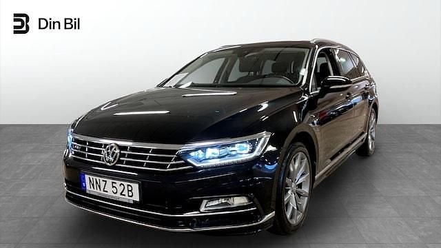 Svart Begagnad 2019 VW Passat R-line Kombi | 249 800 kr (Marknadspris) - Bild 1/4
